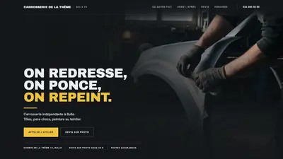 Page d&rsquo;accueil de la d&eacute;mo Carrosserie de la Tr&ecirc;me&nbsp;: &laquo;&nbsp;On redresse, on ponce, on repeint.&nbsp;&raquo; sur des mains gant&eacute;es pon&ccedil;ant une aile.